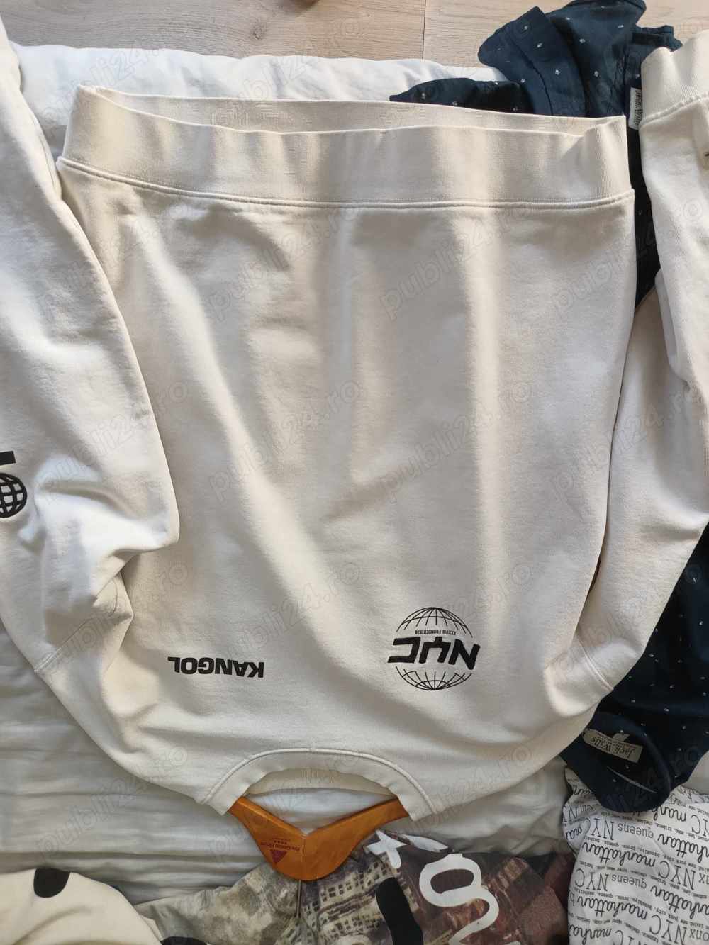 Pulover Kangol Sweatshirt Kangol NYC 3D Big Logo Art Y2K Faded Size S