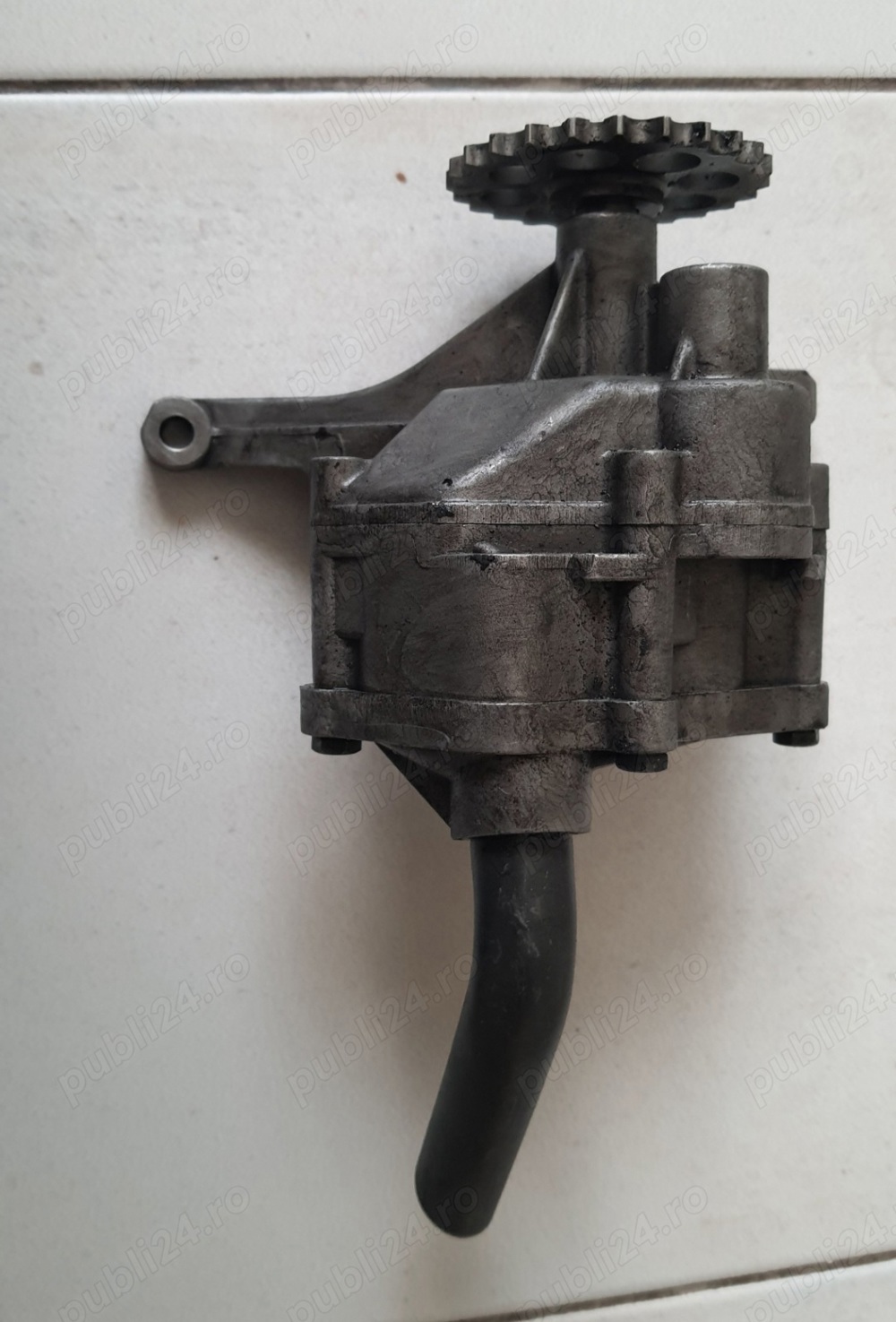 Pompa ulei originala Mercedes Sprinter 2,7cdi fara uzura,fara defect si 2,2cdi echiparea de fabrica 