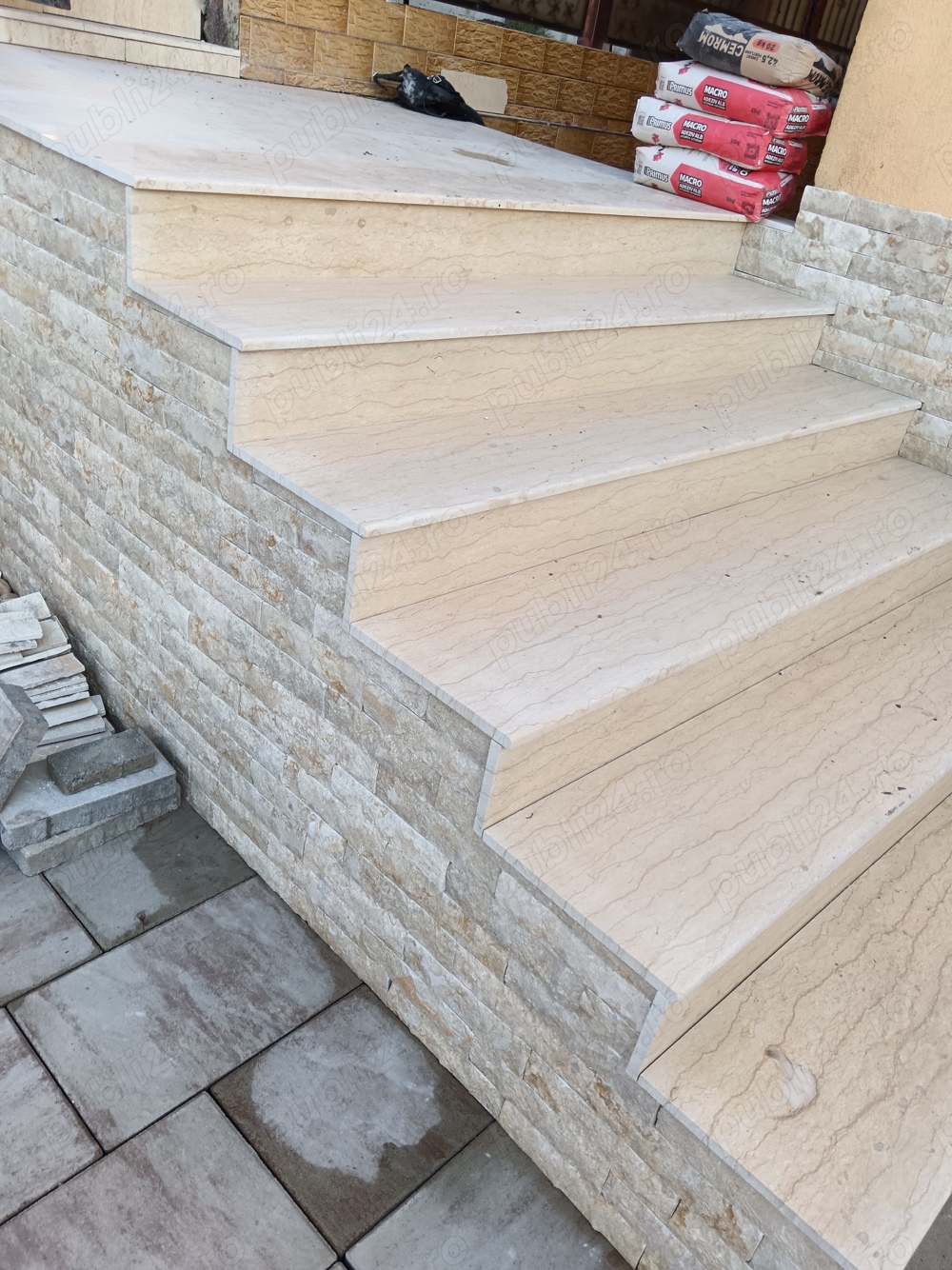 Placări polistiren, vata bazaltica, aplicare decorative Ceresit,Caparol,Rives,Danke,etc