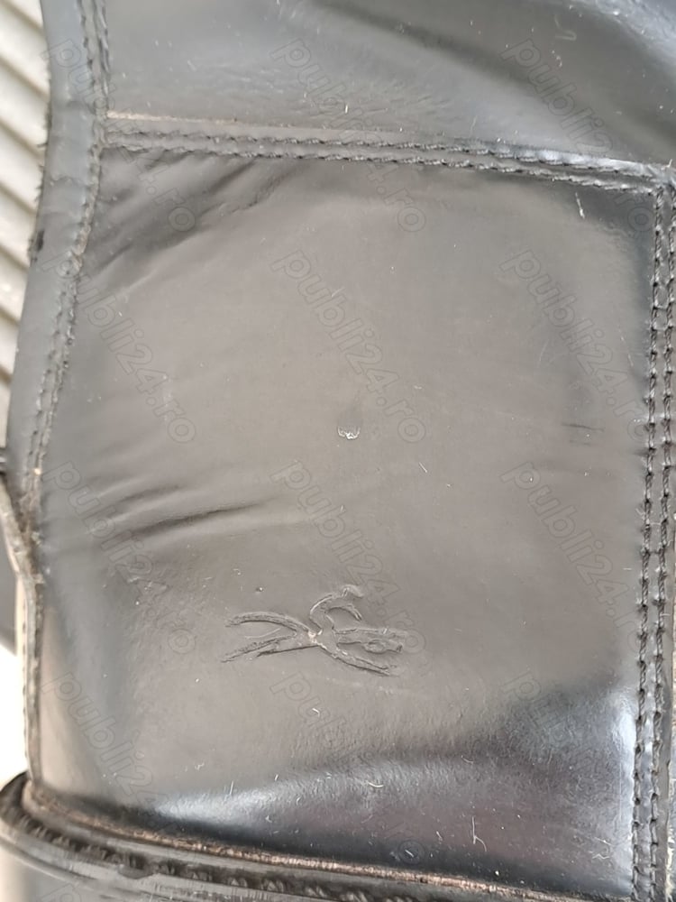 Cizme din piele pentru călărie. 