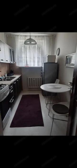 Apartament cu 3 camere de vânzare în zona Vitan