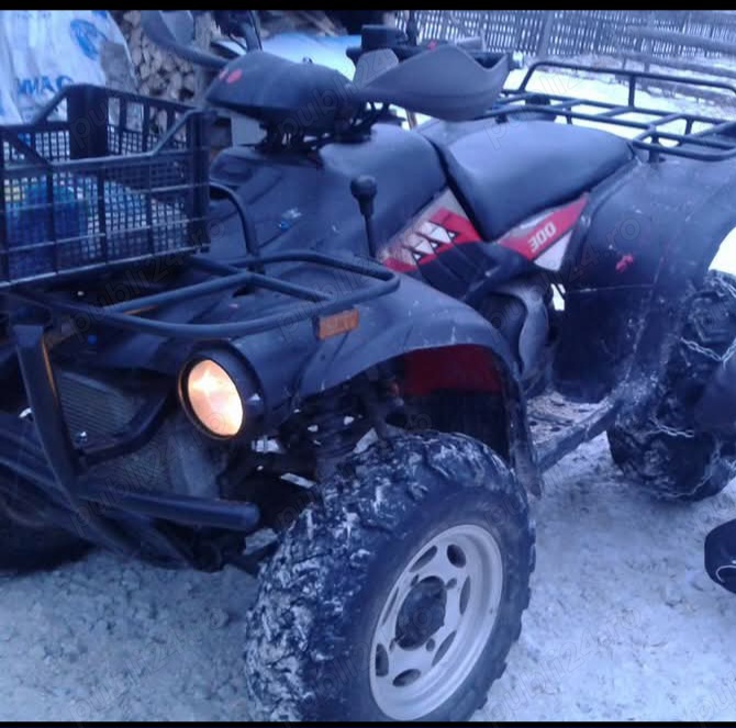 Vând sau schimb ww polo și Atv linhai 300 cu un tractor 4x4