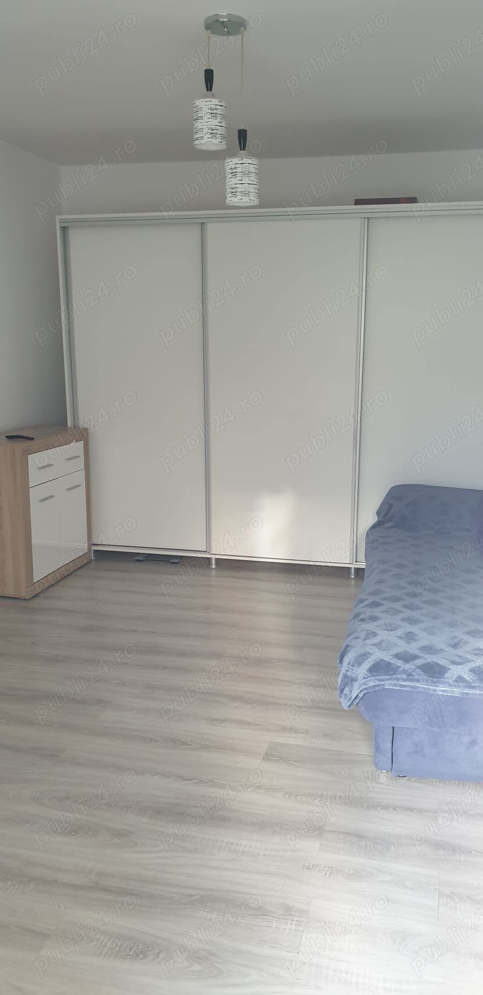 Vand apartament 3 camere in Bumbesti Jiu