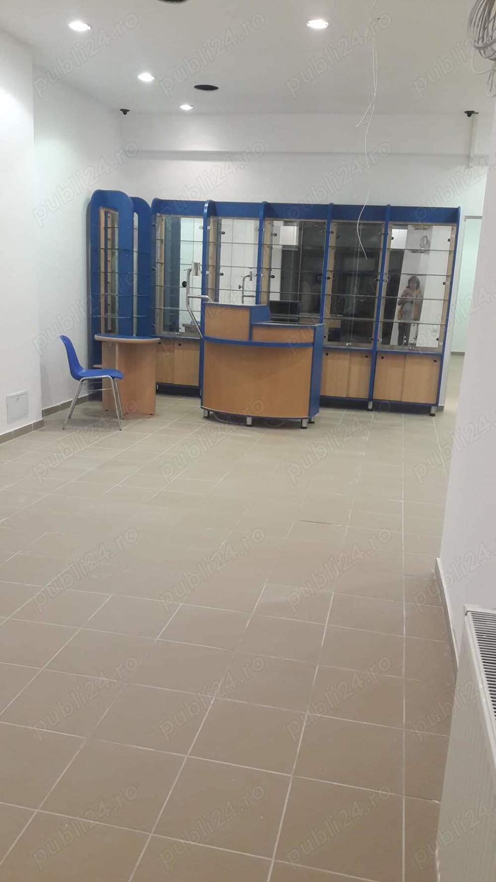 Proprietar închiriez stradal spațiu comercial parter