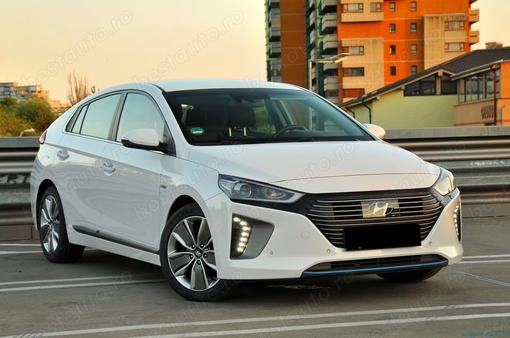 Hyundai IONIQ HYBRID 1.6 GDI 141Cp Distronic Camera Scaune Incalzite