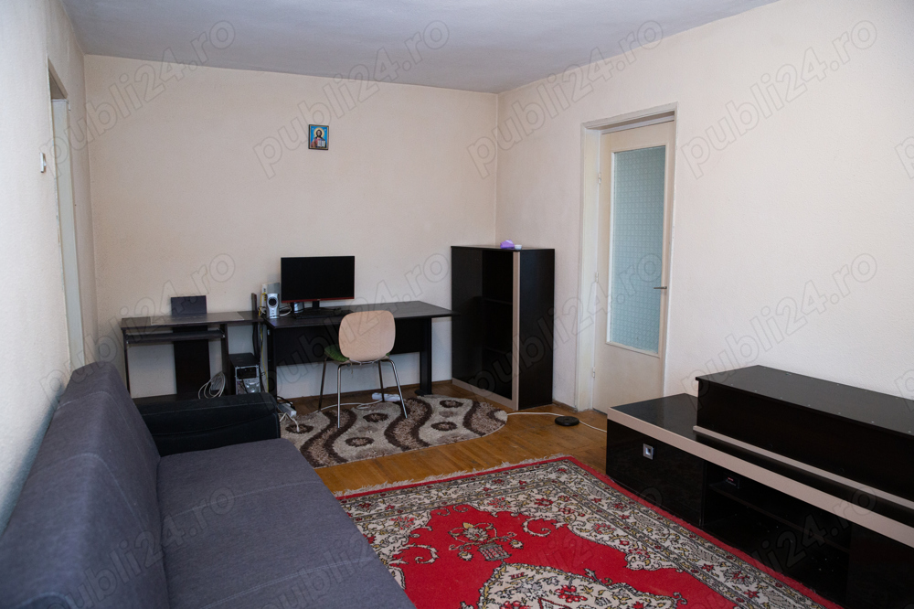 Vand apartament 2 camere semidecomandat, micro 6