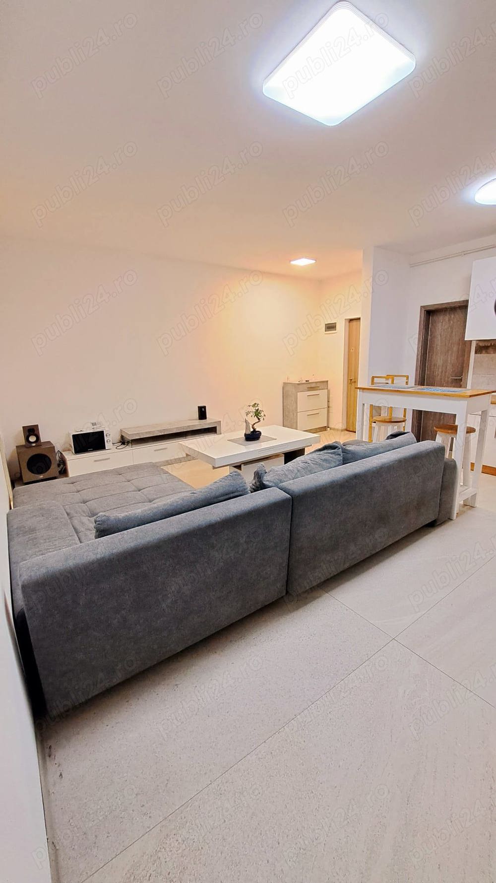 Închiriez apartament 3 camere Dumbrăvița 