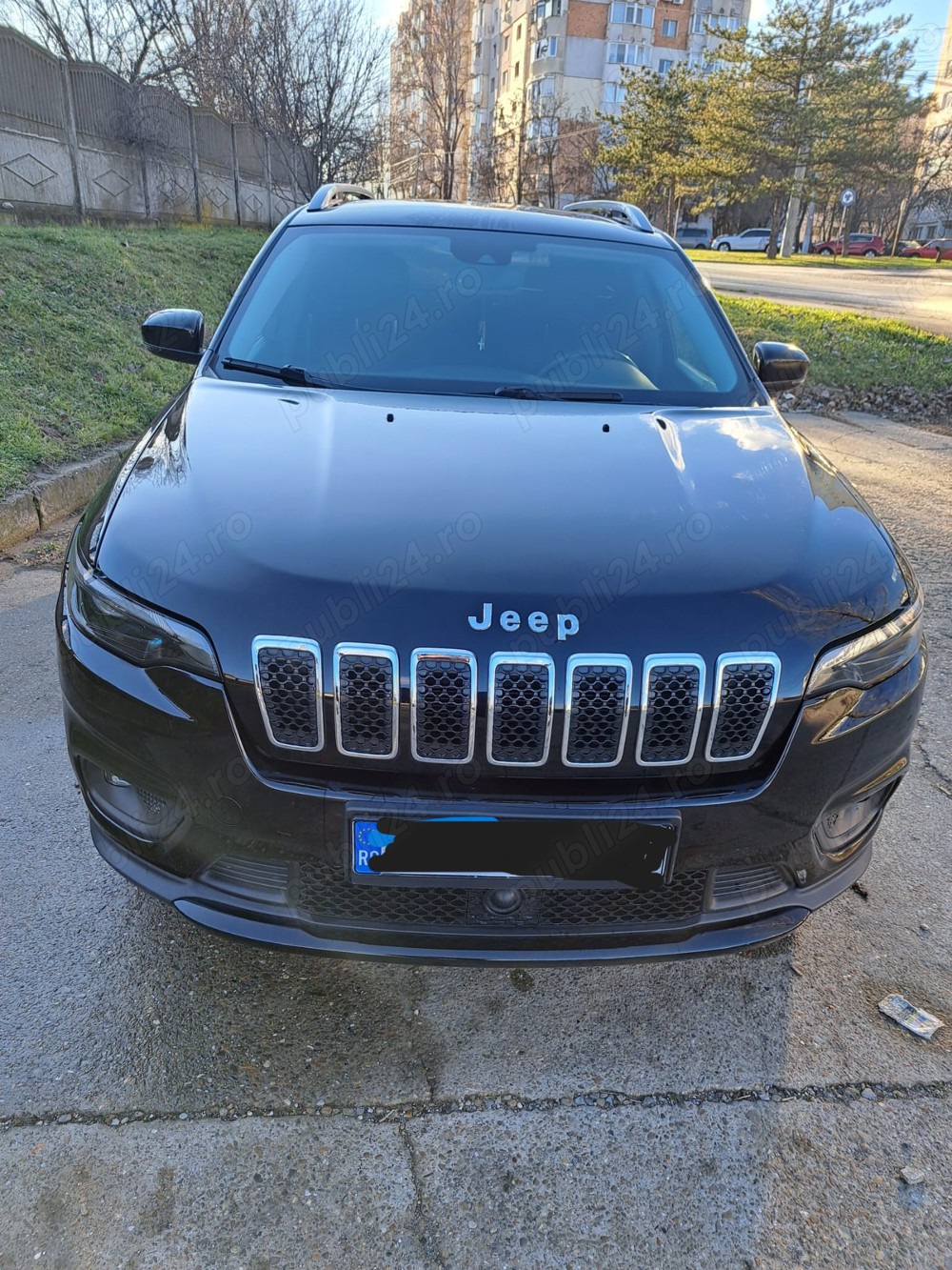 Vănd URGENT     JEEP Cherokee kl