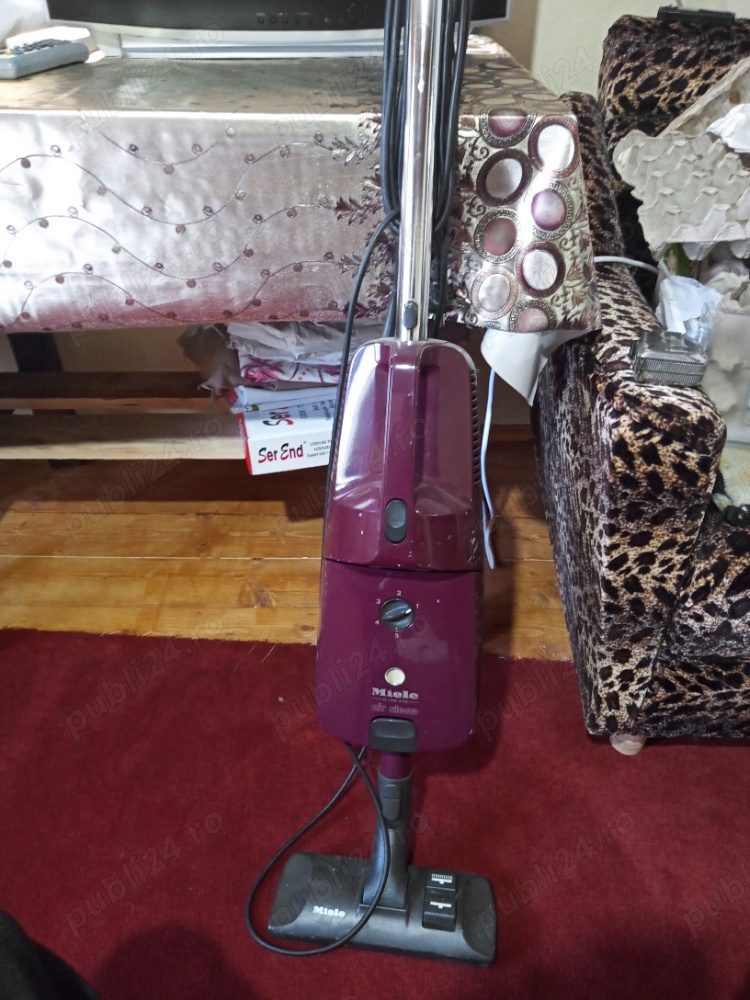Aspirator Miele 800w vertical