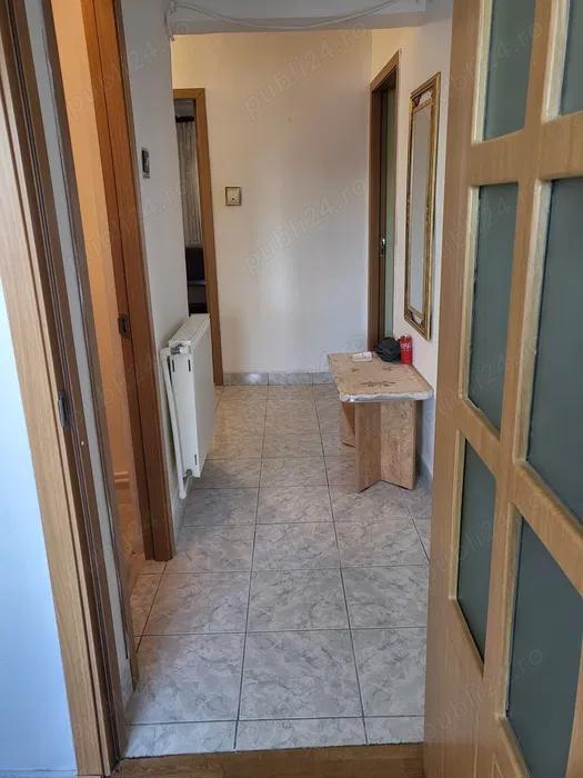 Apartament decomandat cu 3 camere, 2 bai ZONA CENTRALA 