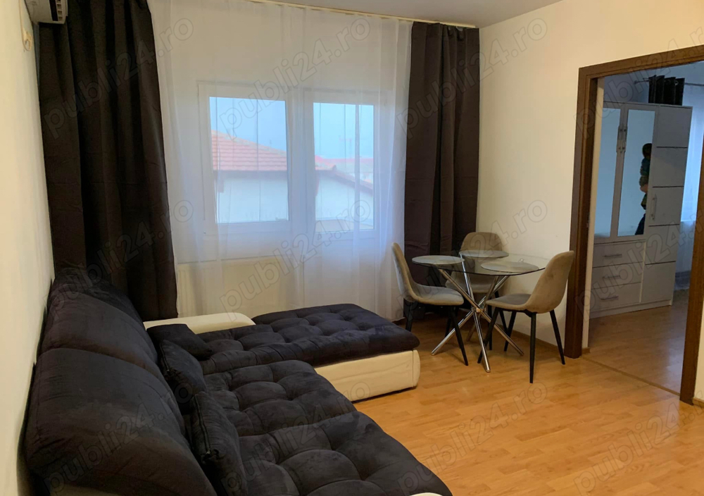 De închiriat apartament 3 camere lângă Spitalul Județean