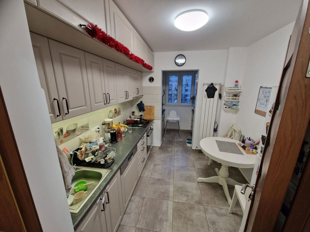 Apartament 3 camere zona Fizicienilor - Matei Ambrozie