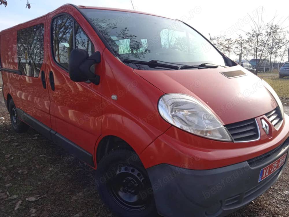 Renault Trafic 2litrii 2013 Long 6loc AC