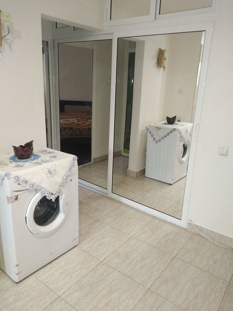 Închiriez apartament cu 2 camere 