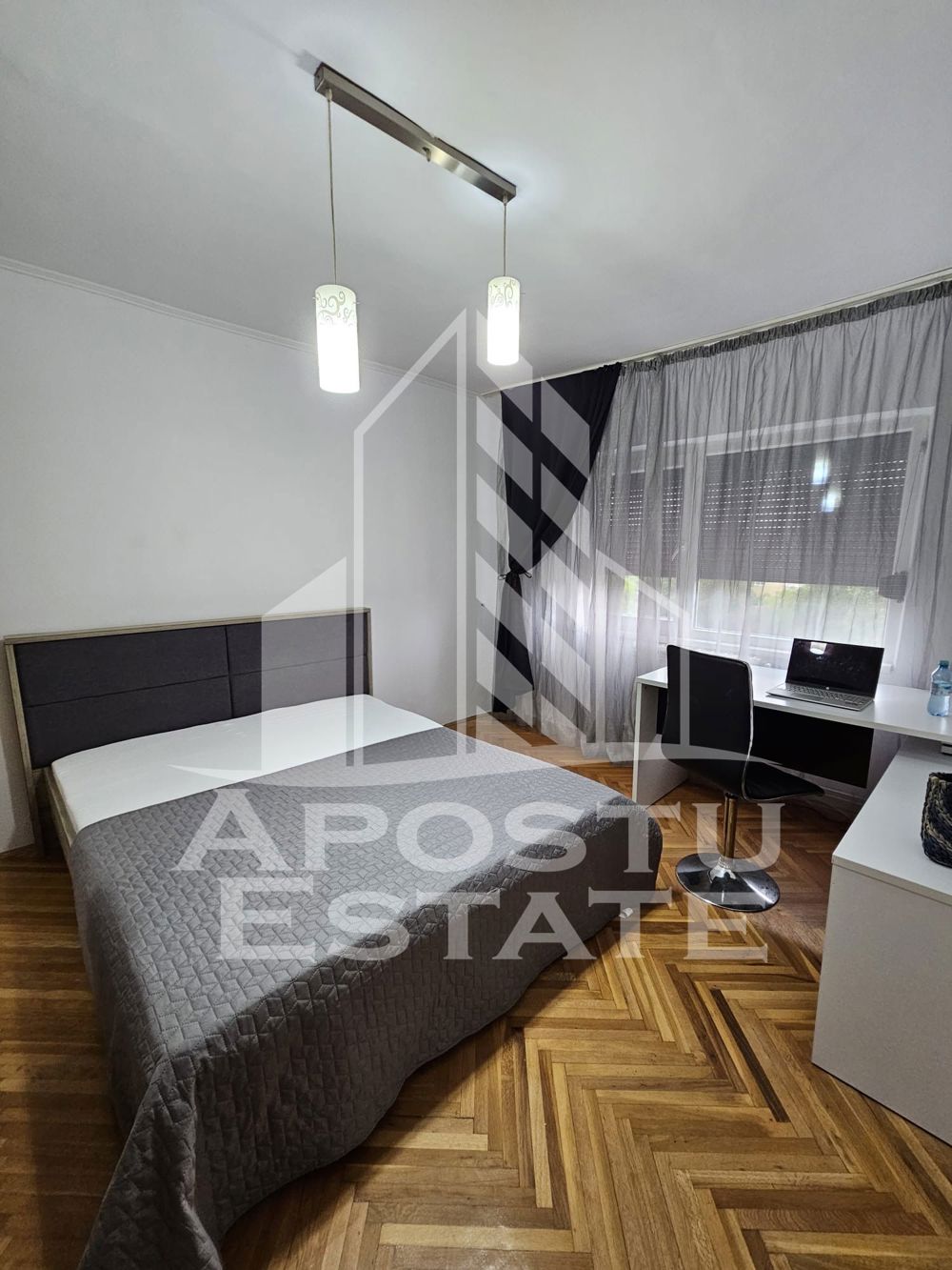 Apartament cu 3 camere decomandat centrala proprie Gh. Lazar.