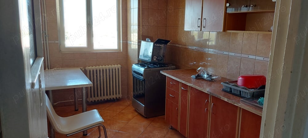 vand apartament 3 camere Teius etaj 10 