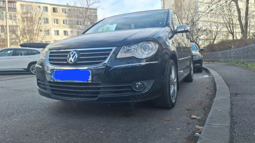 Vând Volkswagen Touran Facelit 7 locuri 1 9TDI BLS