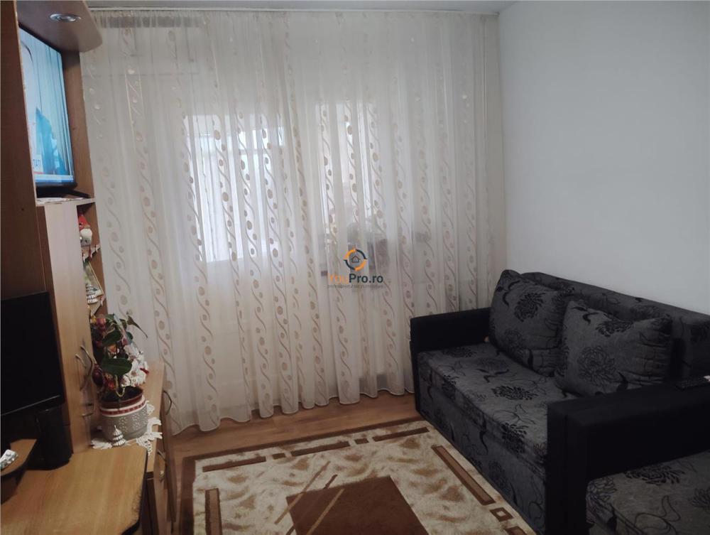 Garsoniera de vanzare cu balcon etaj 3 zona Lipovei