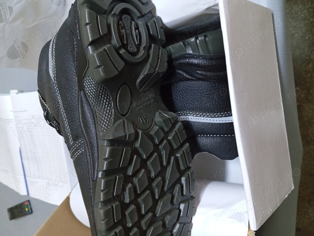 ghete,pufoaica și salopete lucru 