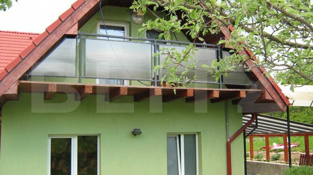 Casa individuala, 546 mp, 8 camere, 2 garaje, 1396 mp teren, Feleacu