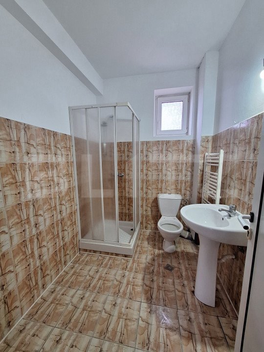 Vila mare, 15 camere, 11 bai,  600 mp, zona Mehala-Timisoara