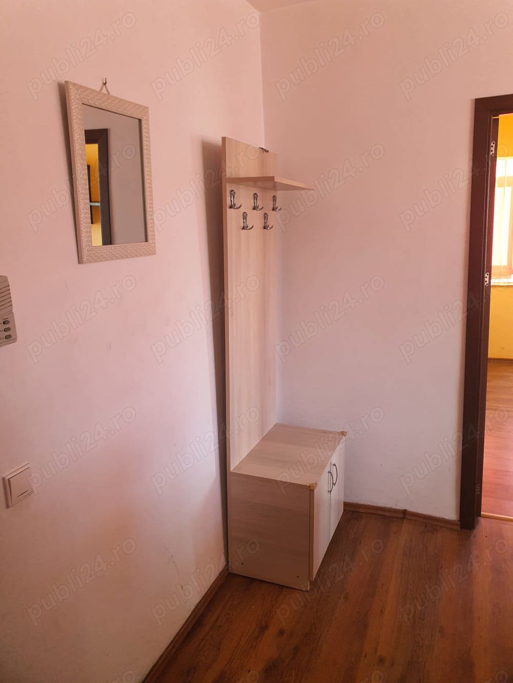 Inchiriez apartament