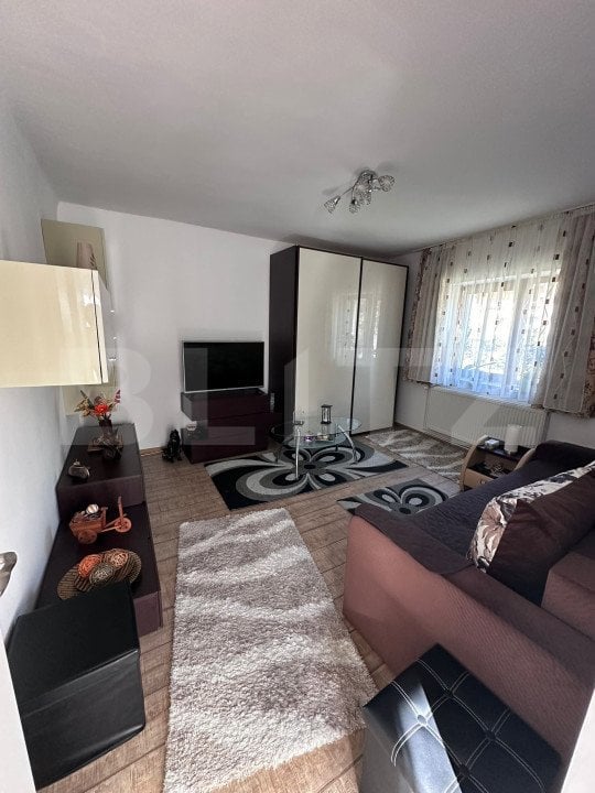 Oferta! Casa de  2 camere in centru orașului Turda! garaj. 