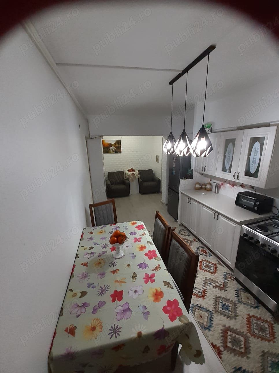 Vand apartament cu 2 camere, decomandat