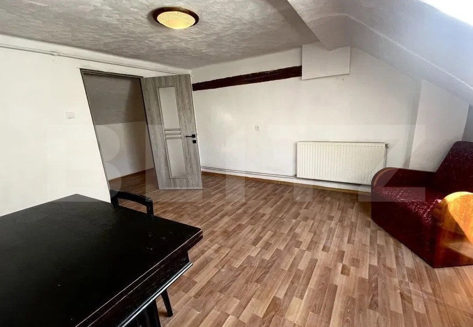 Apartamentcu cu 2 camere, 72 mp, si pod mansardabil in Centrul Istoric