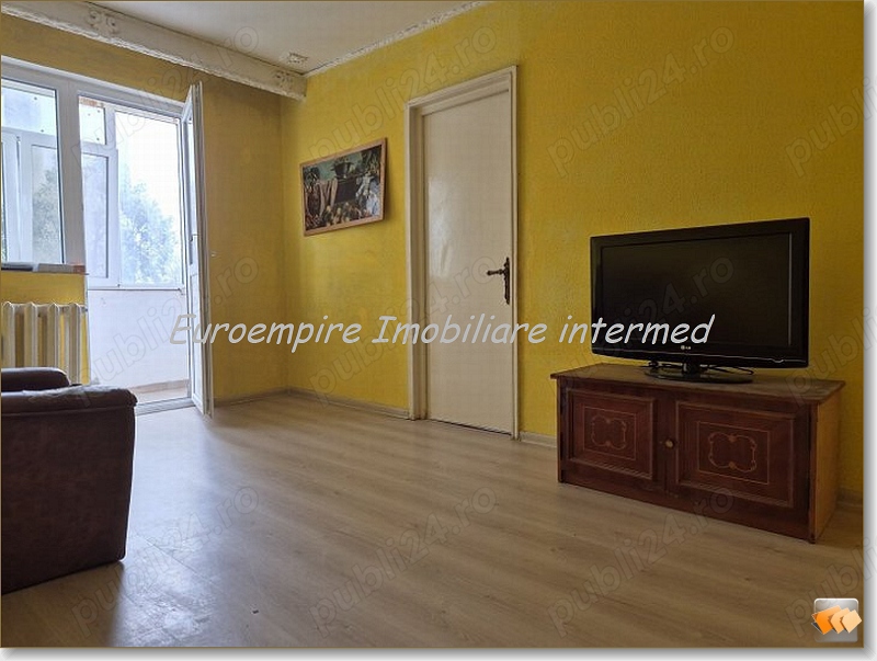 Apartament 3 camere de vanzare zona KM 4-5