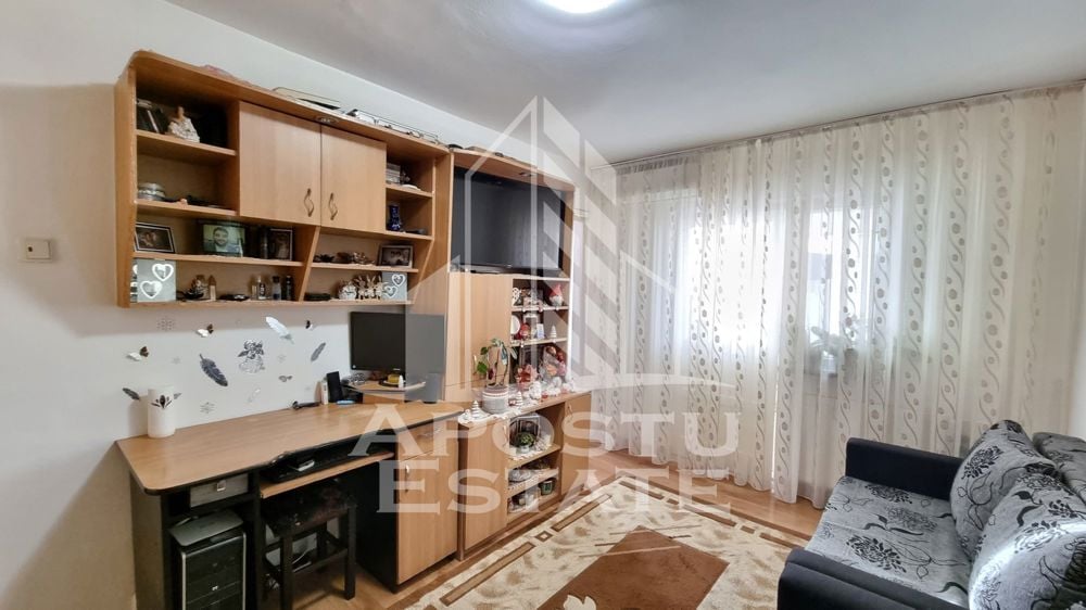 Apartament 1 camera, etaj intermediar, bloc anvelopat, zona Lipovei