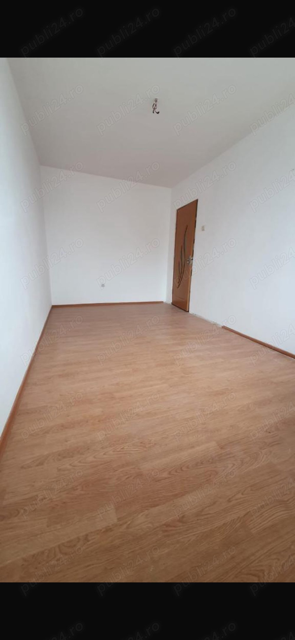 apartament cu 3 camere si 2 balcoane 