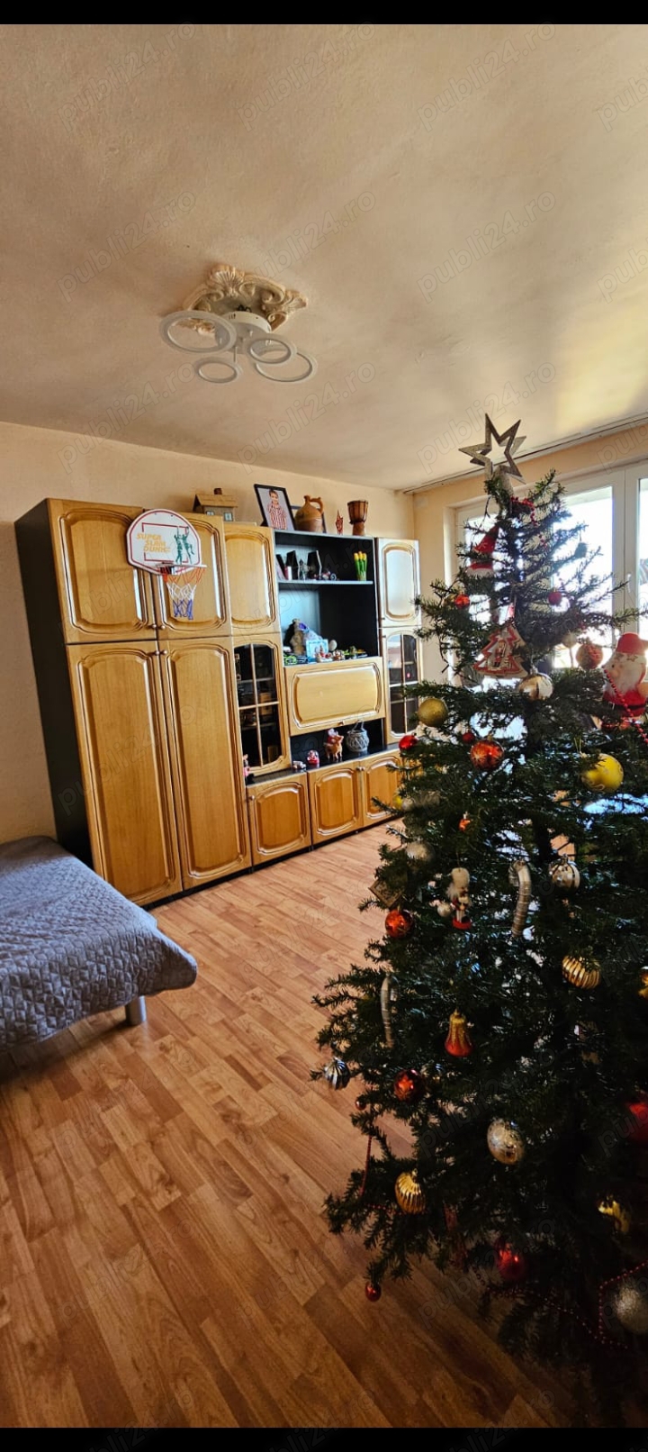 Inchiriez apartament cu 3 camere zona Nord 