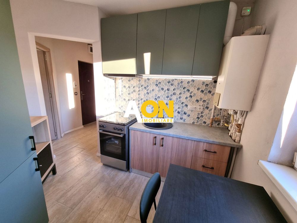 De vanzare apartament cu o camera,  zona Cetate