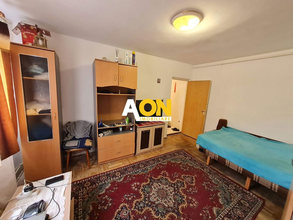 Apartament cu 1 Camera Semidecomandat, 34 mp, Etaj 3, Zona Cetate