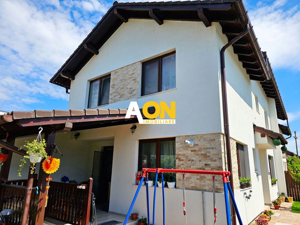 1/2 Duplex mobilat, utilat, 4 camere, pivnita, 200 mp teren