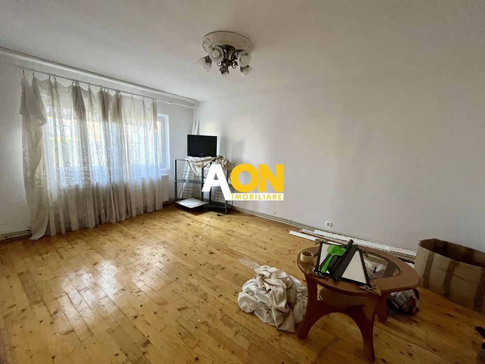 Apartament cu 4 Camere,  Parter, Zona Dedeman