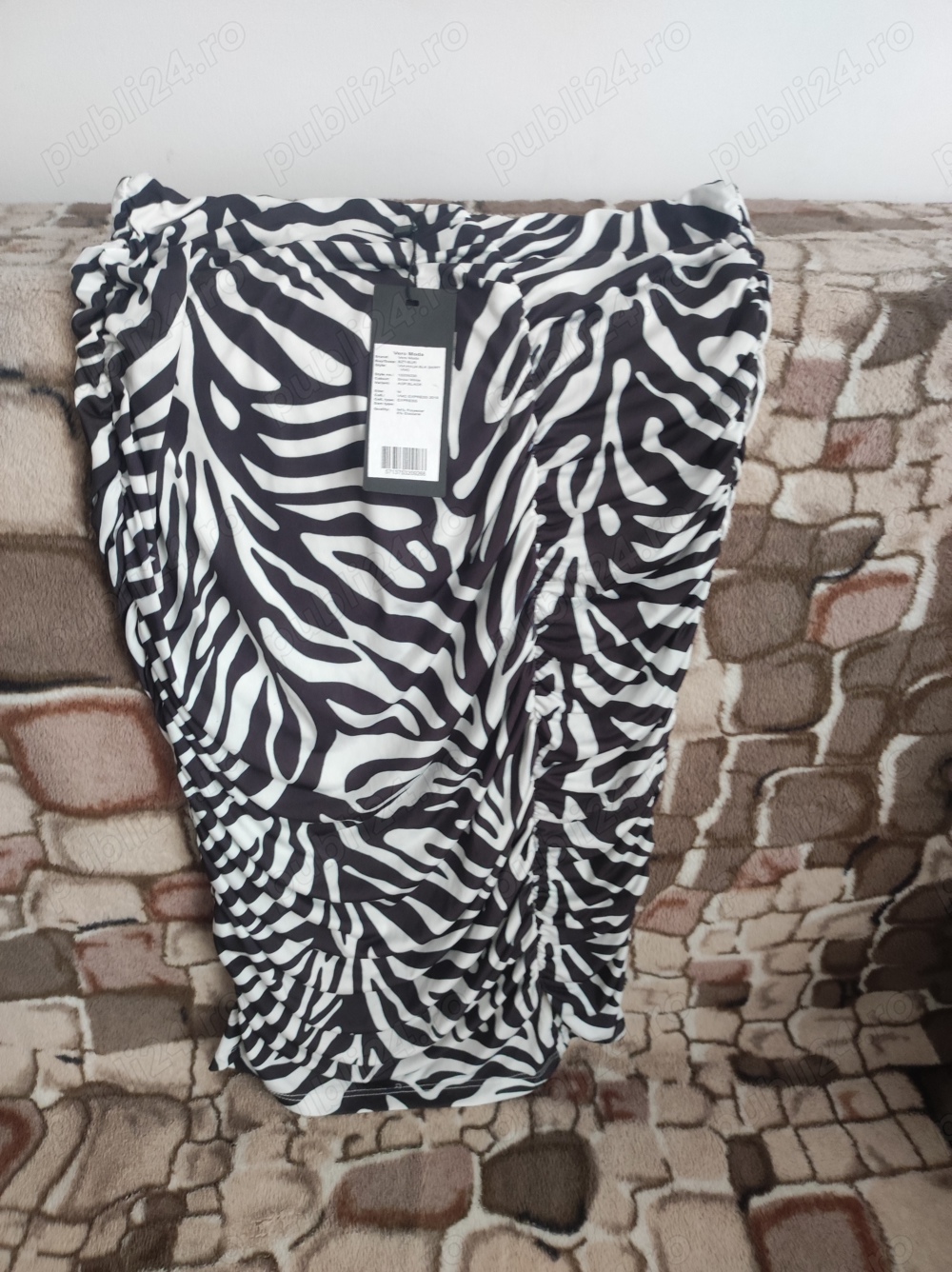 Vând rochie și fusta