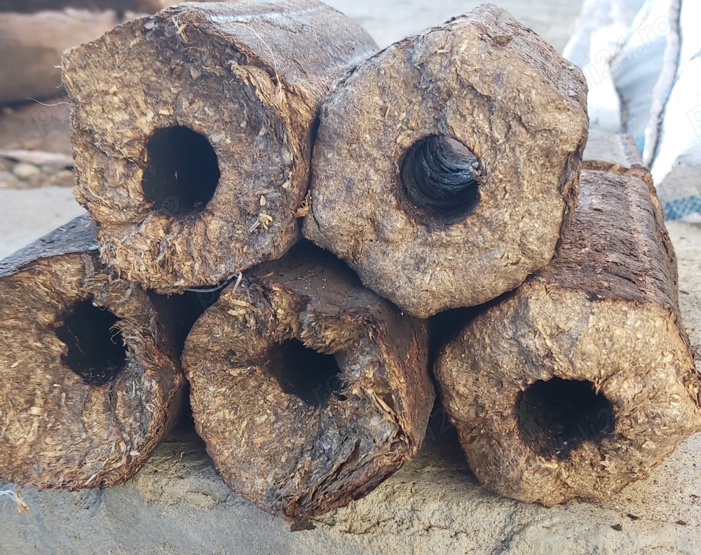 Vand Brichete pentru foc