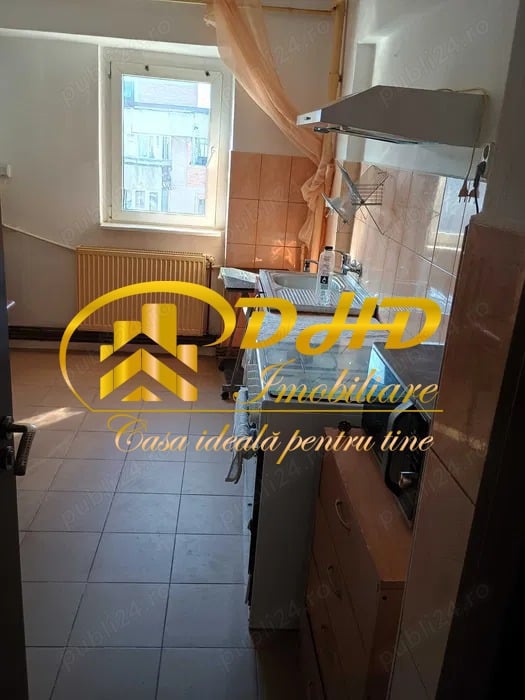 Apartament cu 3 camere situat în Păcurari