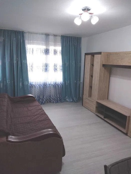 Apartament de 2 camere, 60 mp, decomandat, balcon, zona Aparatorii Patriei