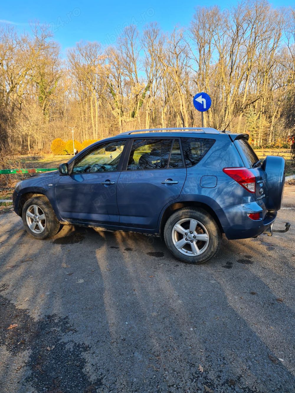 Vand TOYOTA RAV-4 din 2007, 4x4, 173000km, benzina, cutie manuala, functioneaza ireprosabil