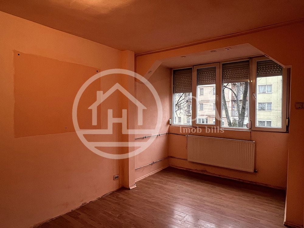 Apartament cu 3 camere de vanzare in zona Velenta, Oradea