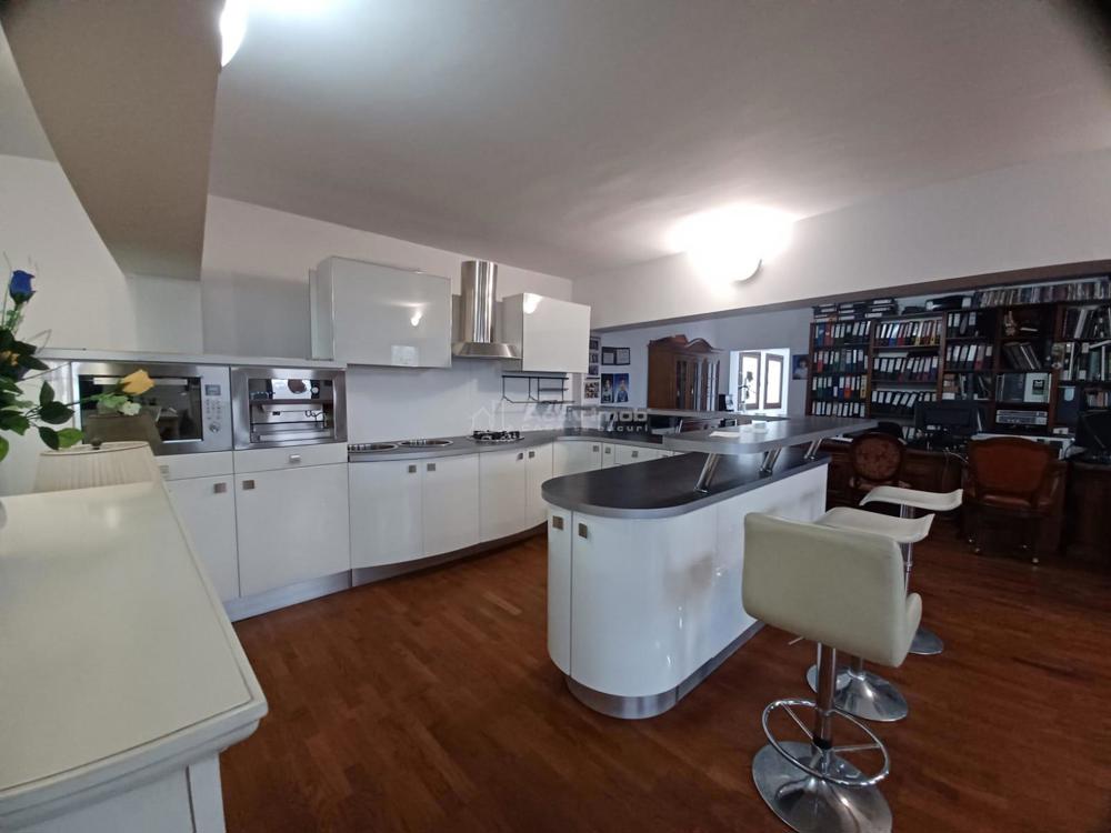 Hala 1500 mp - Otopeni   Therme