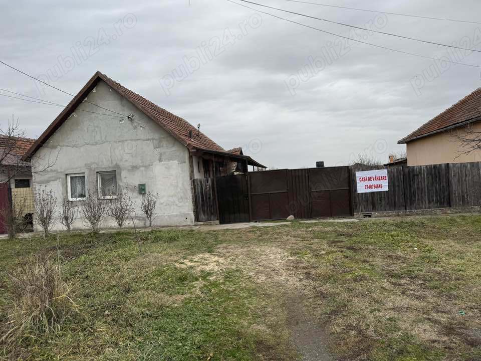 Casa de vanzare+gradina