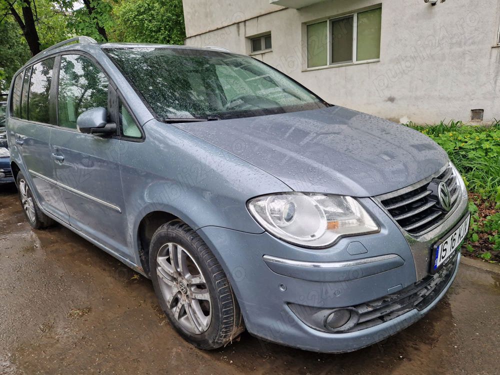 vând vw touran 2.0 tdi din 2008