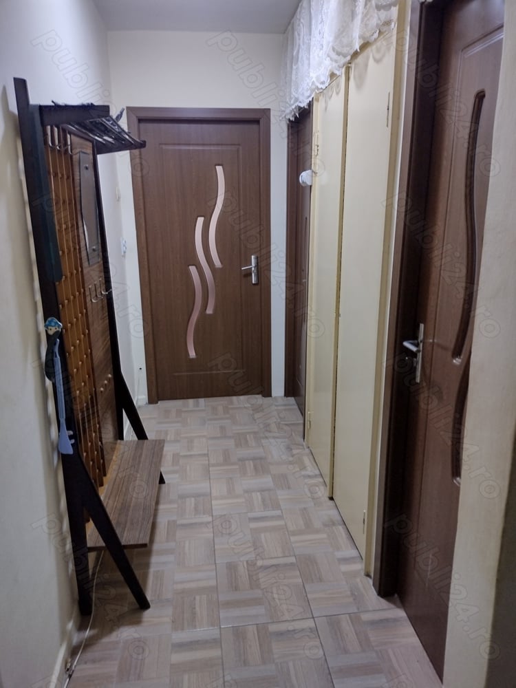 Proprietar,apartament 3 camere semidecomandat Bacău,zona URA