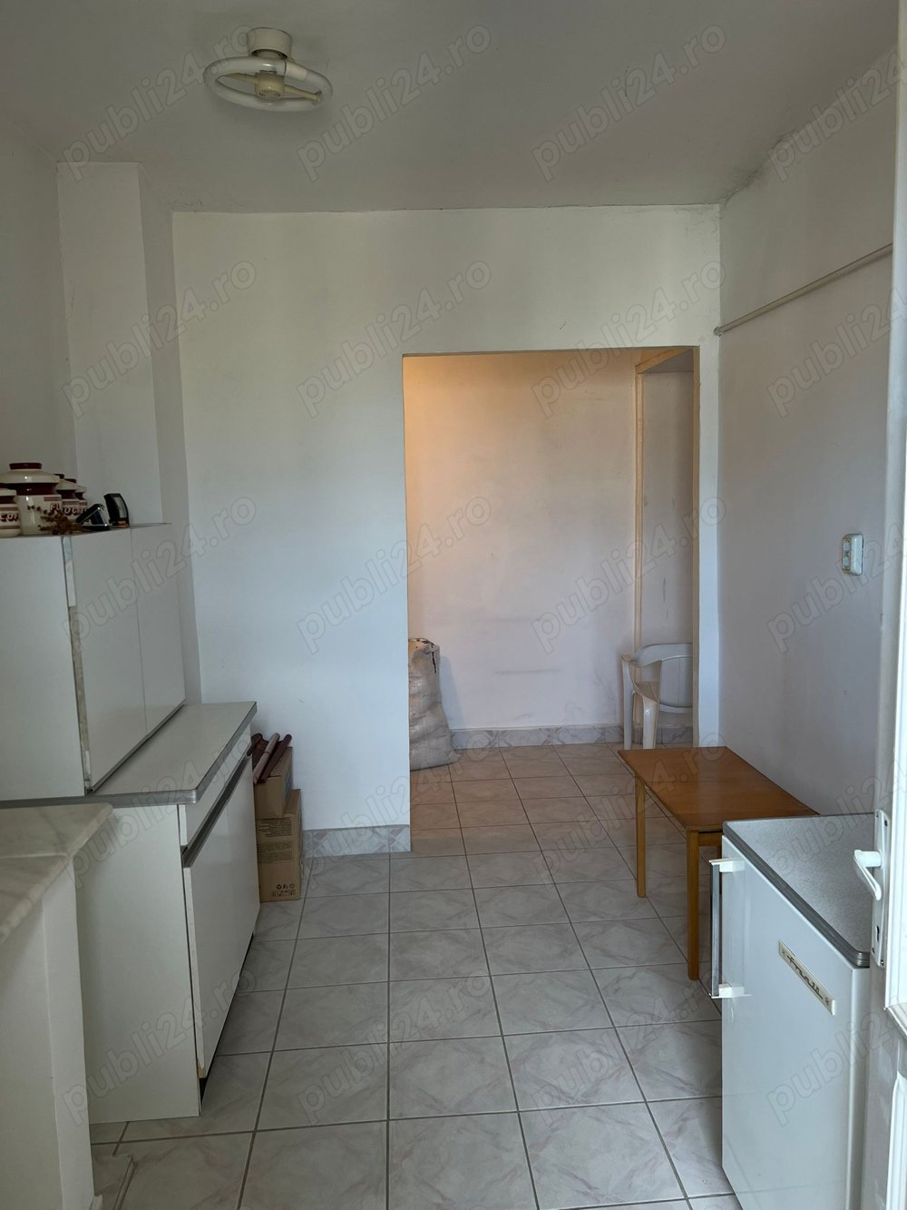 vand apartament cu 2 camere in Calafat