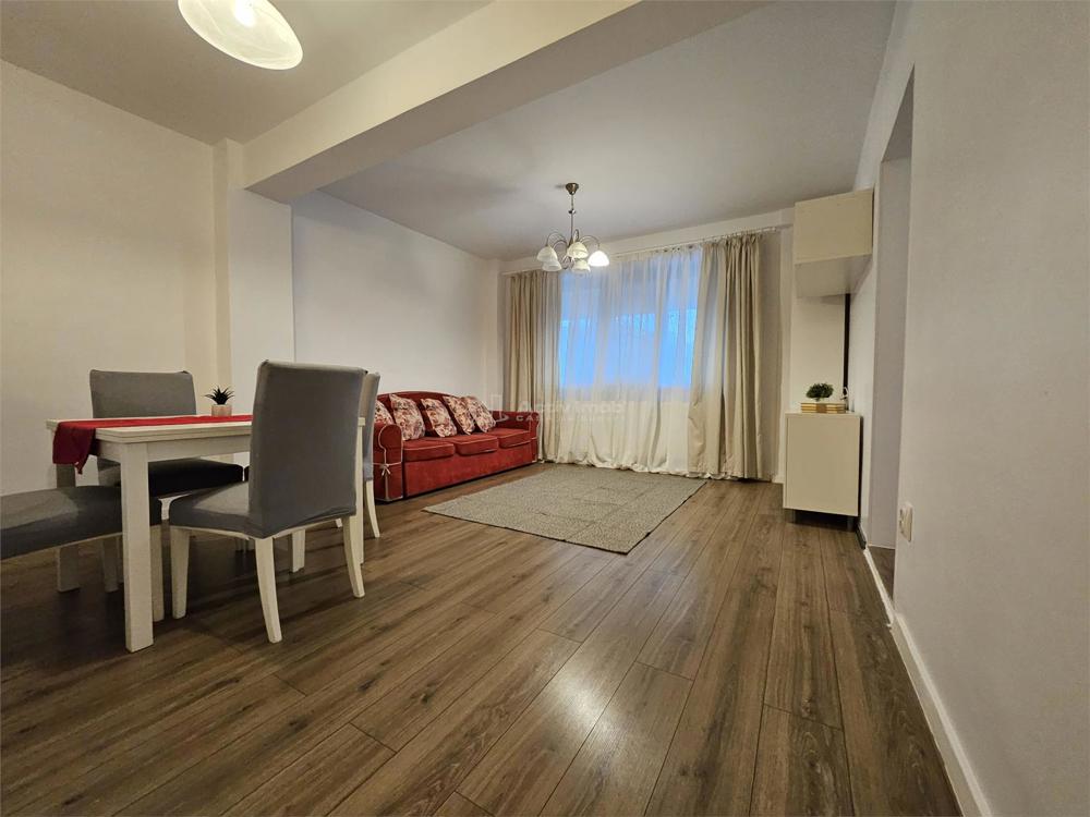 Apartament 4 camere - Calea Calarasilor Strada Tepes Voda loc parcare