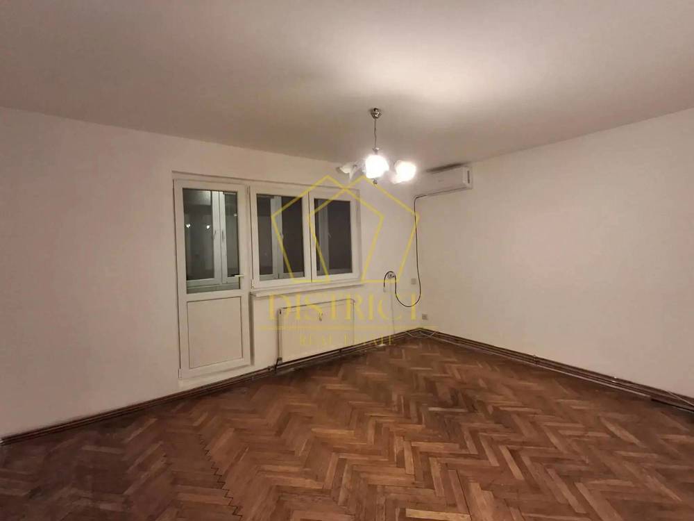 Apartament decomanat cu 4 camere si centrala proprie | Judetean